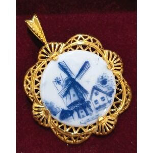 Bareuther Waldsassen Bavaria Porcelain Windmill Pendant Worlds Porcelain Houses